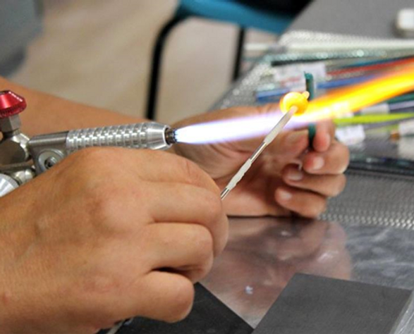 Marie-Odile Revouy : au cœur du verre, la passion de toute une vie